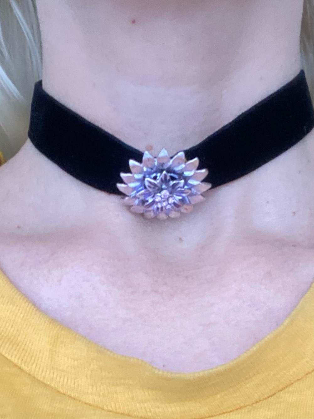 Silver Tone Vintage Blue Flower Black Velvet Strap Choker Necklace